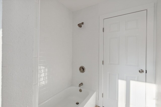 full bathroom featuring shower / bathtub combination