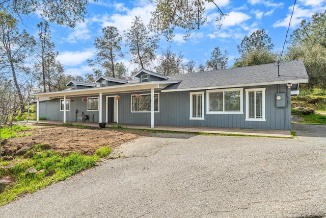 29598 Jim Bowie Ct, Coarsegold, CA 93614 - view of front of house featuring covered porch and driveway