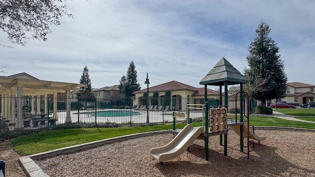 4466 W Artemisa Dr, Fresno, CA 93722 - communal playground with fence