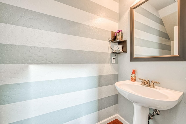 4466 W Artemisa Dr, Fresno, CA 93722 - view of bathroom