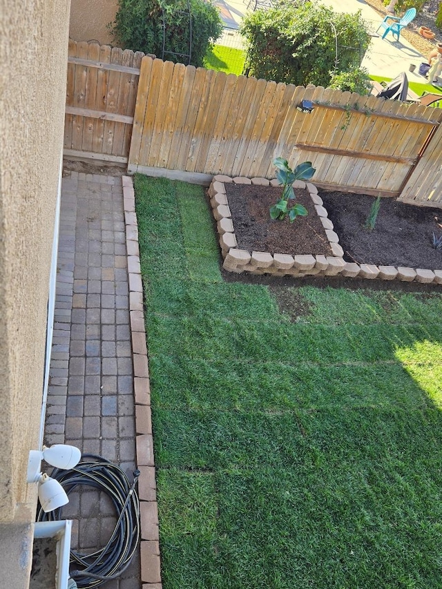 view of yard featuring fence