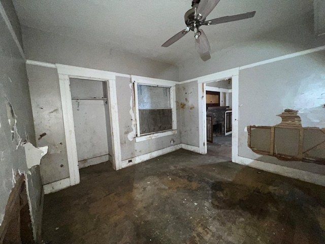 unfurnished bedroom with ceiling fan