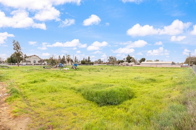 Listing photo 3 for 3154 W Mckinley Ave, Fresno CA 93722