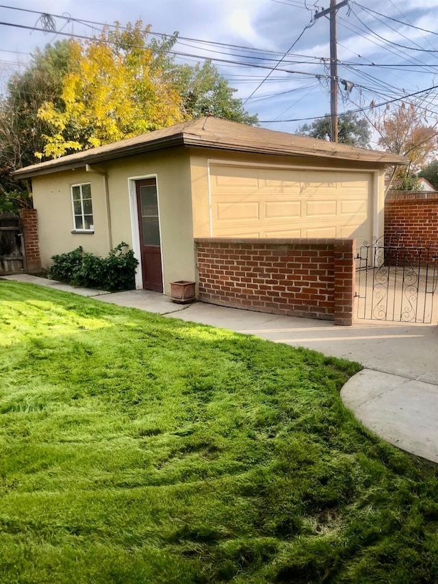 garage with fence