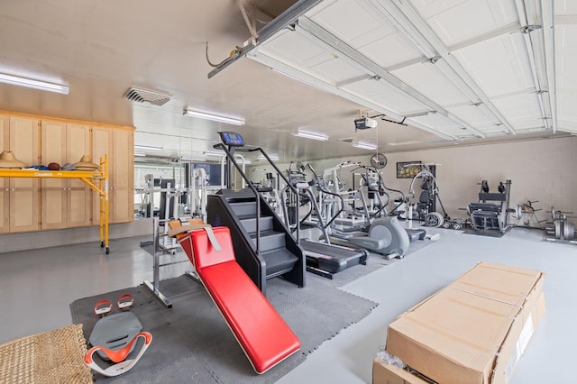 39118 Lake Dr, Bass Lake, CA 93604 - workout area featuring a garage