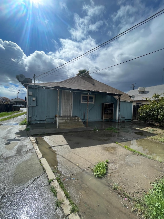 view of front of property