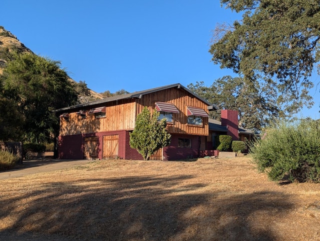 view of outdoor structure