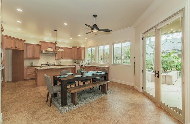 dining space with recessed lighting, a ceiling fan, baseboards, and ornamental molding