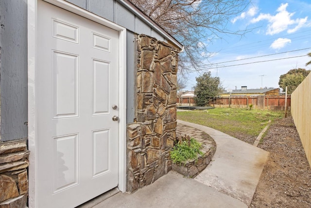 entrance to property with fence