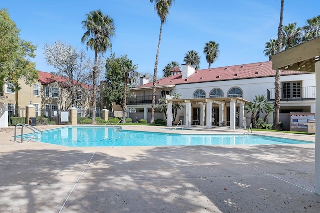 8153 N Cedar Ave Unit 106, Fresno, CA 93720 - community pool with a patio area