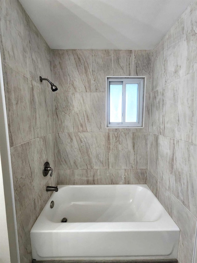 bathroom featuring shower / washtub combination