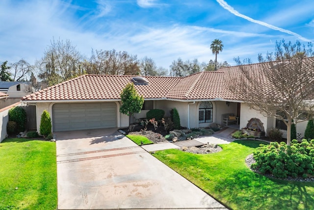 view of front facade featuring stucco siding, an attached garage, a front lawn, and a tile roof