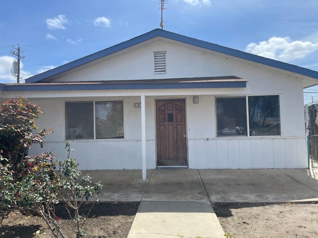 17069 Myrtle Ave, Huron, CA 93234 - photo 1