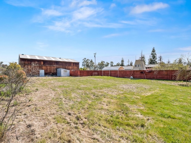 9414 E Belmont Ave, Sanger, CA 93657 - fenced backyard with an outdoor structure
