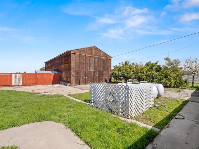 9414 E Belmont Ave, Sanger, CA 93657 - view of yard with an outbuilding