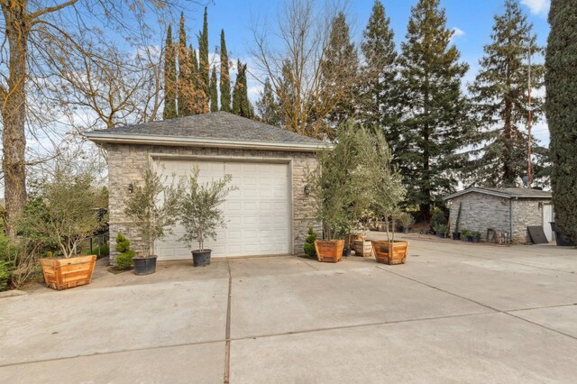 6136 E S Bear Creek Dr, Merced, CA 95340 - view of detached garage