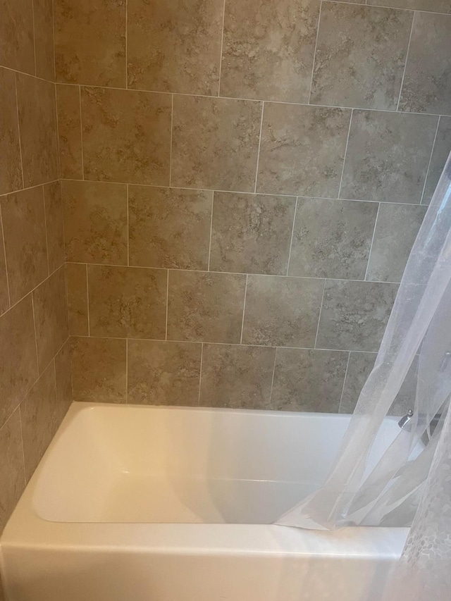 289 S Timberline Dr, Madera, CA 93637 - view of bathroom