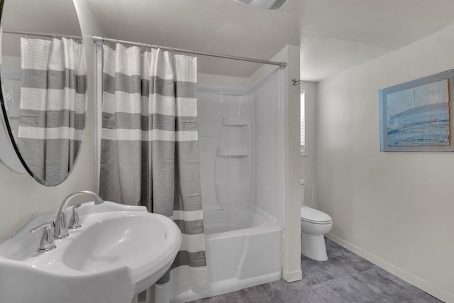 1417 Humboldt Ave, Chowchilla, CA 93610 - full bath featuring toilet and shower / tub combo
