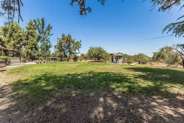 41371 Butte Way, Madera, CA 93636 - view of yard with an outdoor structure