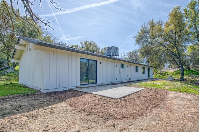 42741 Revis Way, Coarsegold, CA 93614 - back of property featuring a patio