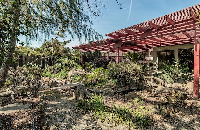 view of yard with a pergola