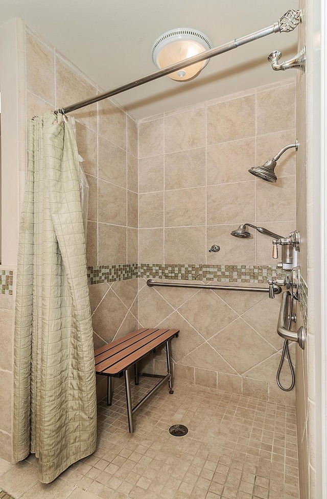 411 W Vartikian Ave W, Fresno, CA 93704 - bathroom with tiled shower