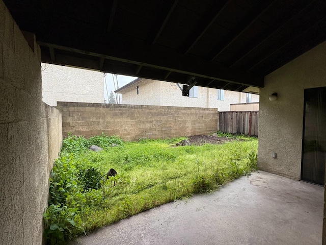 2512 Driftwood Dr, Madera, CA 93637 - view of yard with fence and a patio