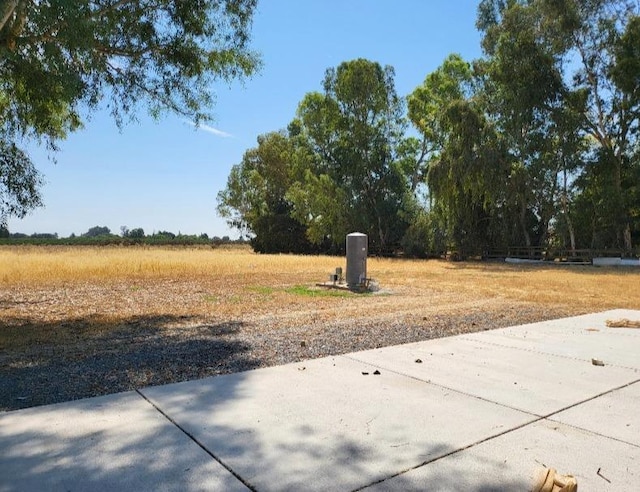 2744 N Locan Ave, Fresno, CA 93619 - view of yard