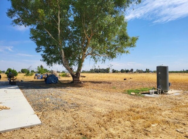 2744 N Locan Ave, Fresno, CA 93619 - view of yard