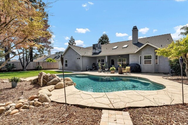 355 Old Line Ave, Exeter, CA 93221 - view of pool featuring fence, a patio area, a fenced in pool, and a yard