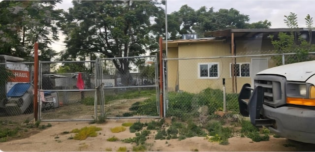 3304 W Elizabeth Ave, Fresno, CA 93722 - photo 2