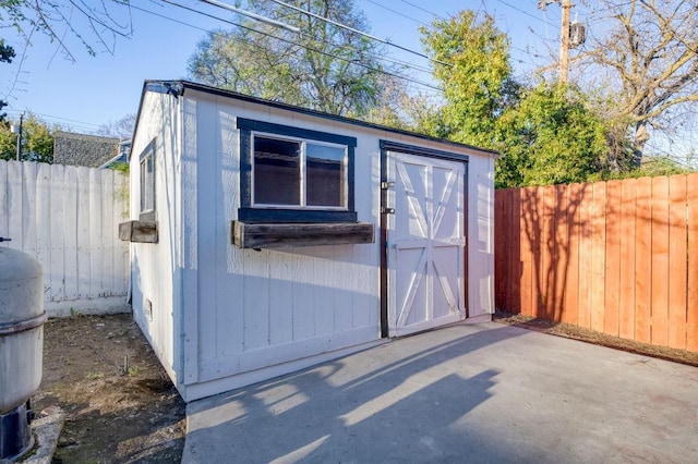 655 E Normal Ave, Fresno, CA 93704 - view of shed featuring a fenced backyard