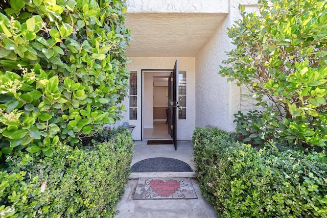 1110 Minarets Ave, Clovis, CA 93611 - entrance to property featuring stucco siding