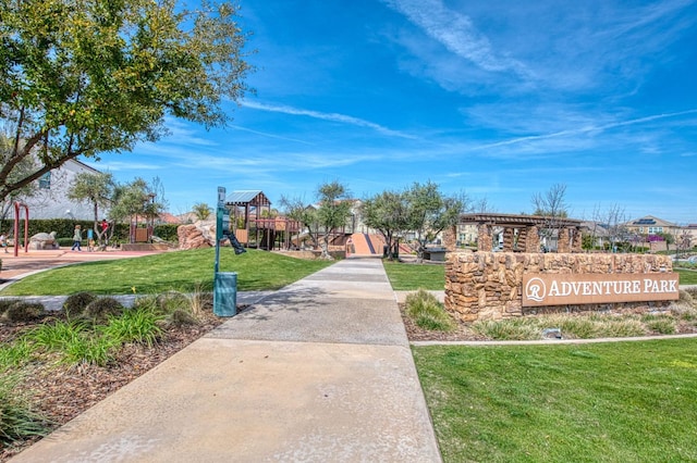 408 Grant Ave W, Madera, CA 93636 - surrounding community featuring a lawn and playground community