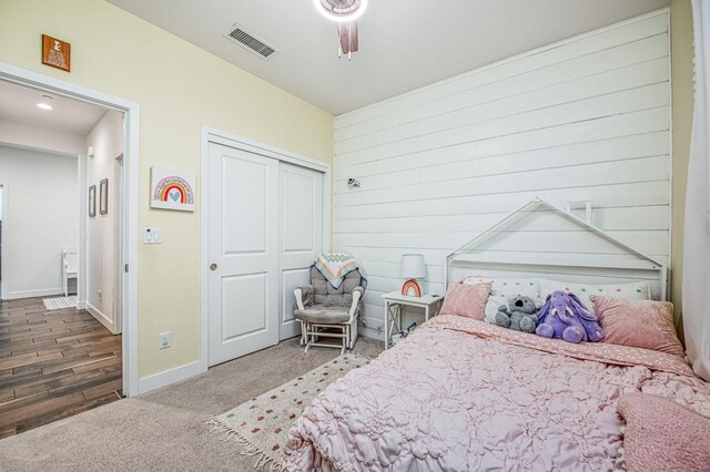 408 Grant Ave W, Madera, CA 93636 - bedroom with carpet flooring, a ceiling fan, baseboards, visible vents, and a closet