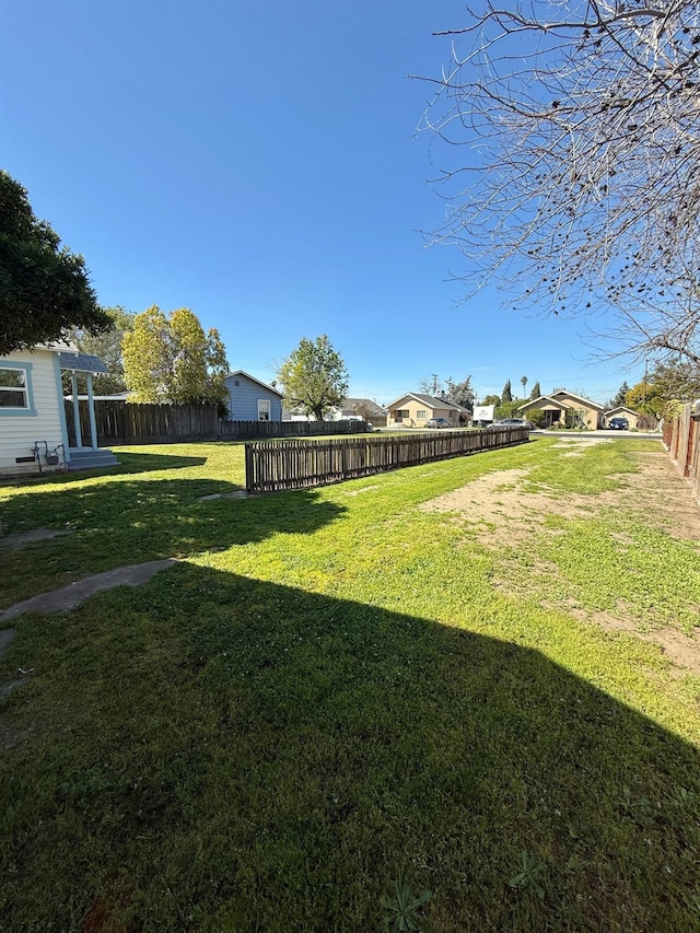 2824 C St, Selma, CA 93662 - view of yard