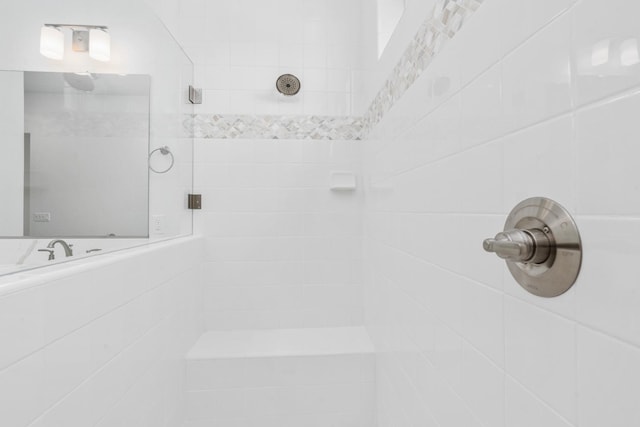 276 Huckleberry Ln S, Madera, CA 93636 - full bath featuring tiled shower