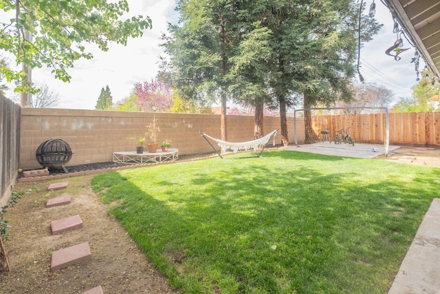 1295 E Athens Ave, Fresno, CA 93720 - view of yard with a patio