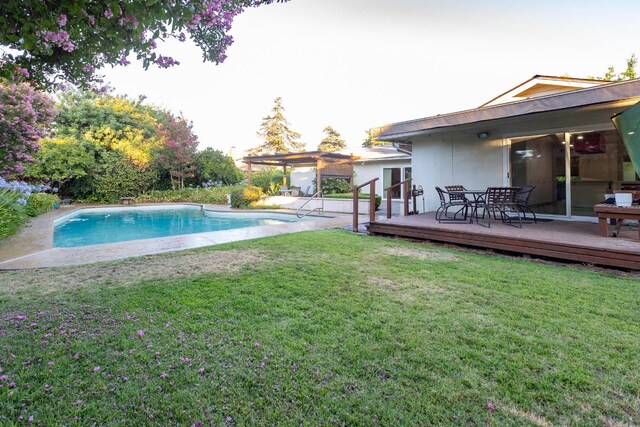 1436 W Keats Ave, Fresno, CA 93711 - outdoor pool with a wooden deck and a yard