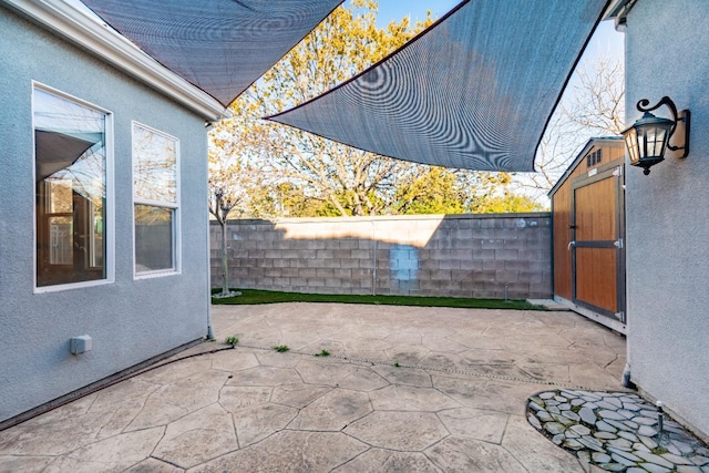 11 W Serena Ave, Clovis, CA 93619 - view of patio / terrace featuring a fenced backyard