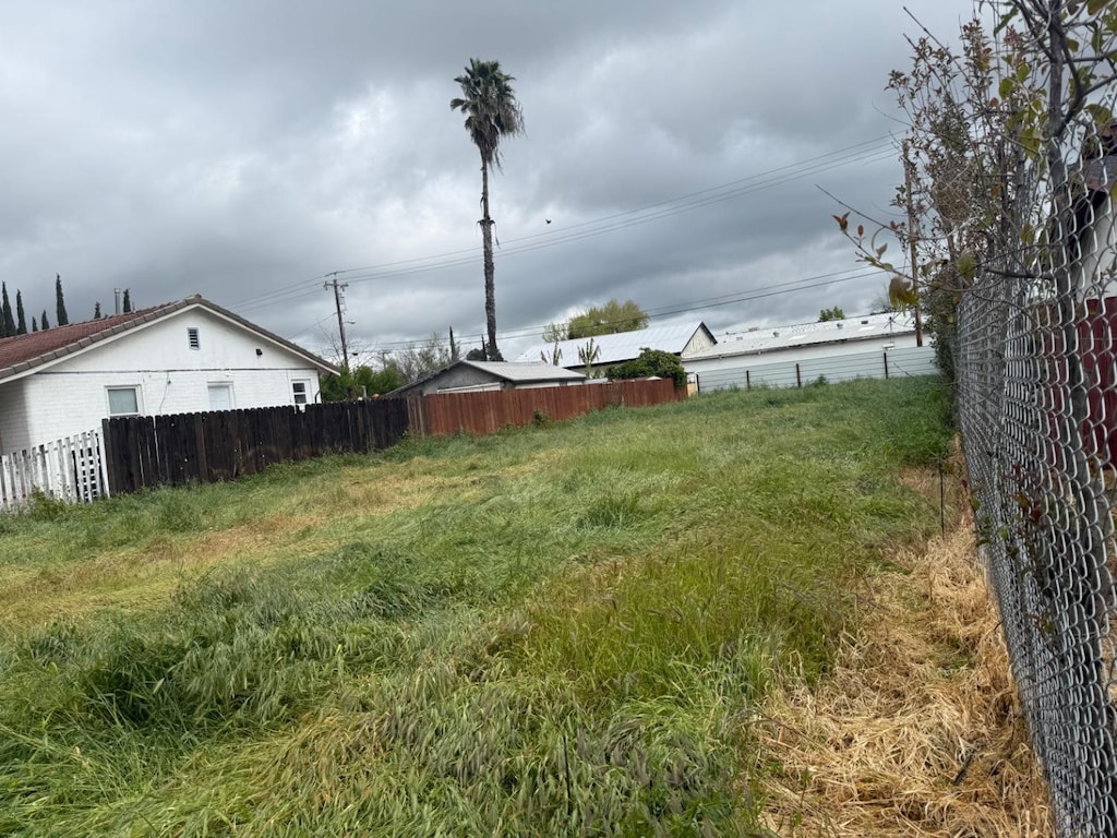 417 S C St, Madera, CA 93638