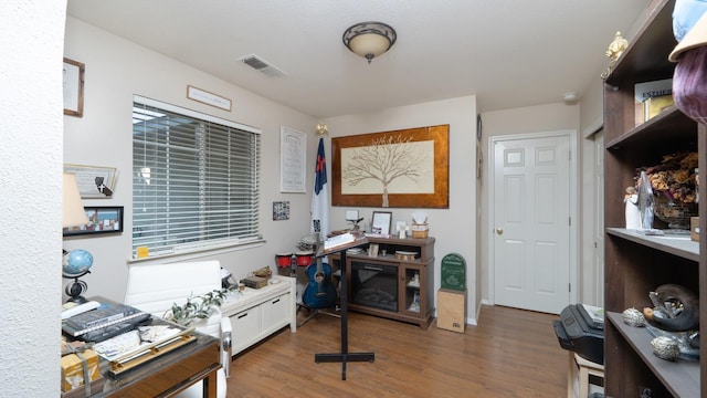 218 Casa Buena Ln, Coalinga, CA 93210 - office space with wood finished floors and visible vents