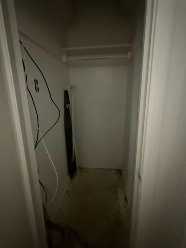 342 N Minnewawa, Fresno, CA 93727 - view of closet