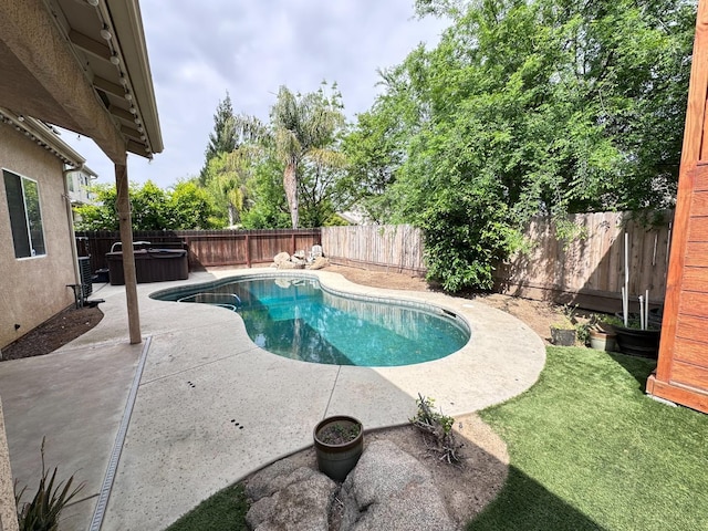 8352 N Shallot Way, Fresno, CA 93720 - view of swimming pool with a fenced in pool, a fenced backyard, a hot tub, and a patio