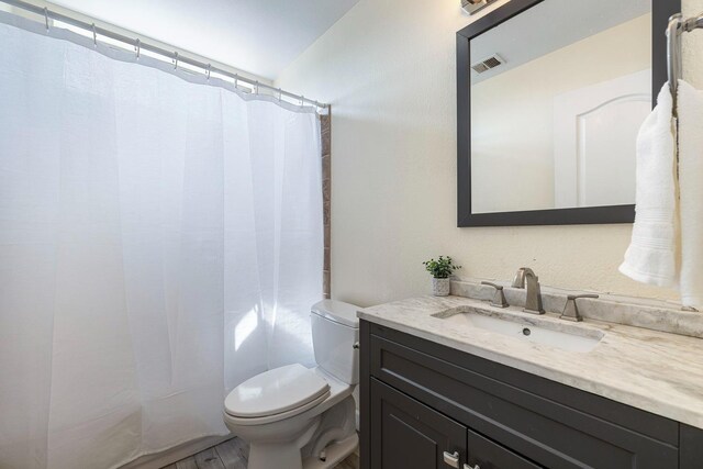 3232 Greenfield Ave, Clovis, CA 93611 - full bath with toilet and vanity
