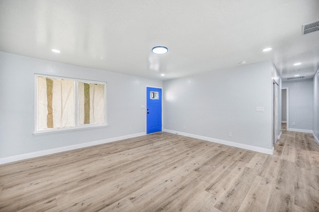 5934 E Dakota Ave, Fresno, CA 93727 - unfurnished room featuring recessed lighting, visible vents, light wood finished floors, and baseboards
