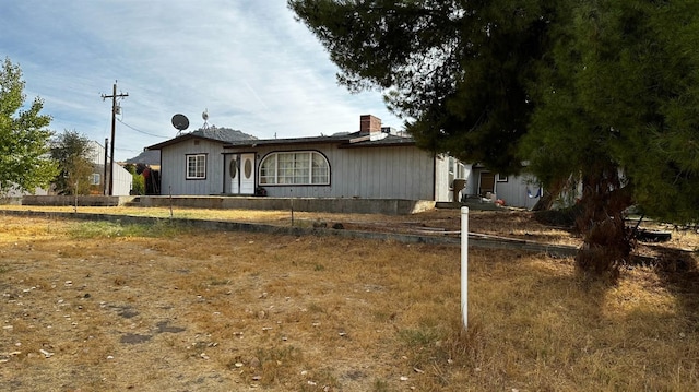 view of front of property with fence