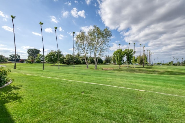 7560 N Charles Ave Unit C, Fresno, CA 93711 - surrounding community featuring a lawn