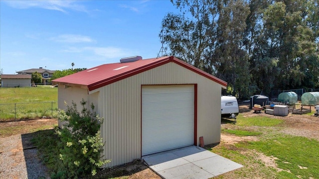 9202 E Herndon Ave, Clovis, CA 93619 - detached garage with fence and driveway