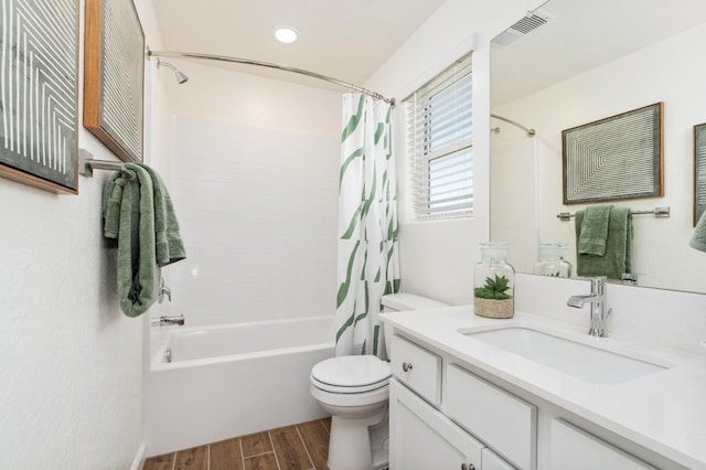 2110 N Brindac Ln, Clovis, CA 93619 - full bath featuring wood finished floors, shower / bath combination with curtain, and vanity